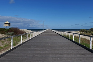Discover Alice Springs with Ayers Rock